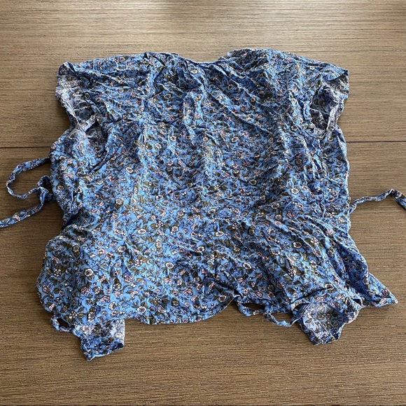 Old Navy Ruffled Sleeve Tie-Belt Top - Blue Floral - Picture 4 of 4